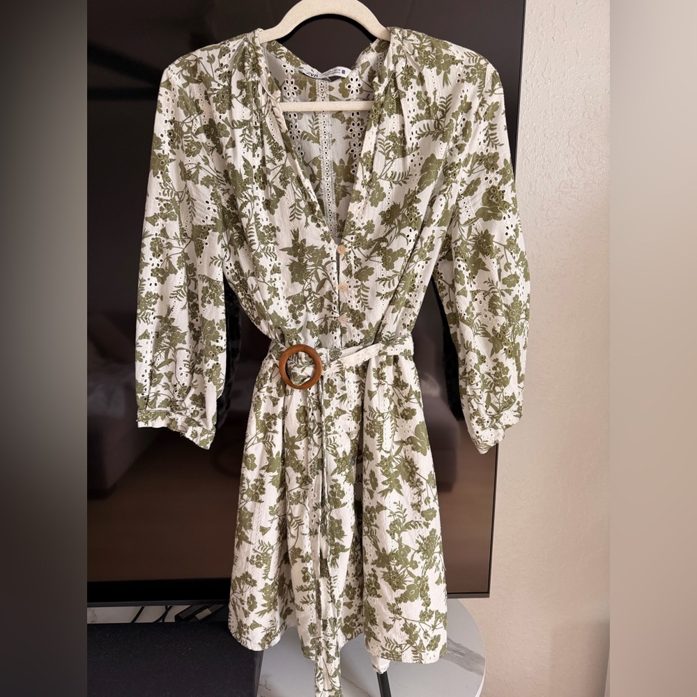 Zara White and Olive Green Floral Mini Dress with Belt